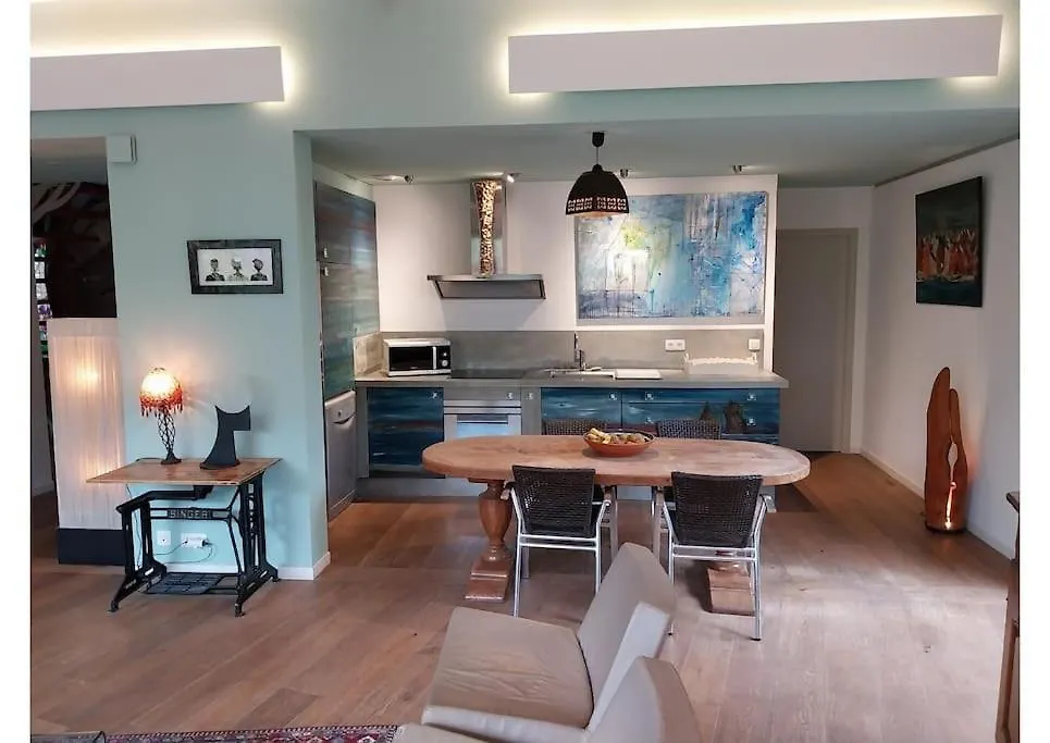 Maison Bois Atypique La Seyne-sur-Mer 0*,  France