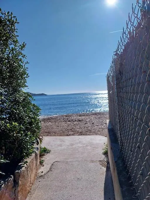 Maison Bois Atypique La Seyne-sur-Mer 0*,  France